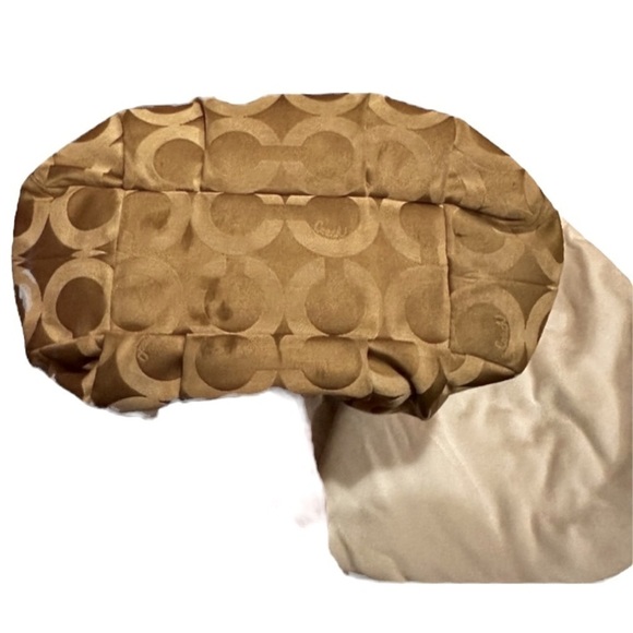 SOLD DO NOT BUY. Coach Bag. WALLET OS SOLD. Bag available on another listing - Picture 12 of 16